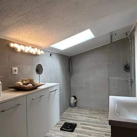 Luxurious 2-bedroom, 2-bathroom Duplex Apartment *